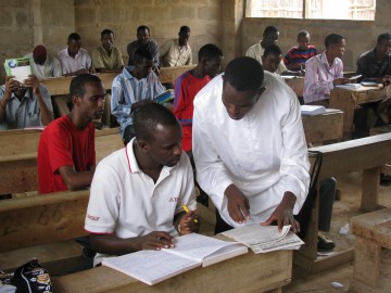 Faculty-wide Project Brings Secondary Teacher Education Program to Refugees in Dadaab