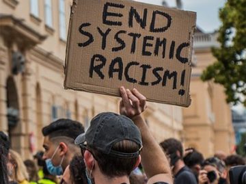 Historical, Systemic and Intersectional Anti-racism: From Awareness to Action